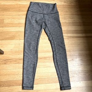 Lululemon leggings. Size 6. Grey, black, and white textured Wunder Under.